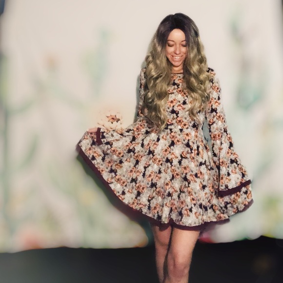 Dresses & Skirts - Floral print dress